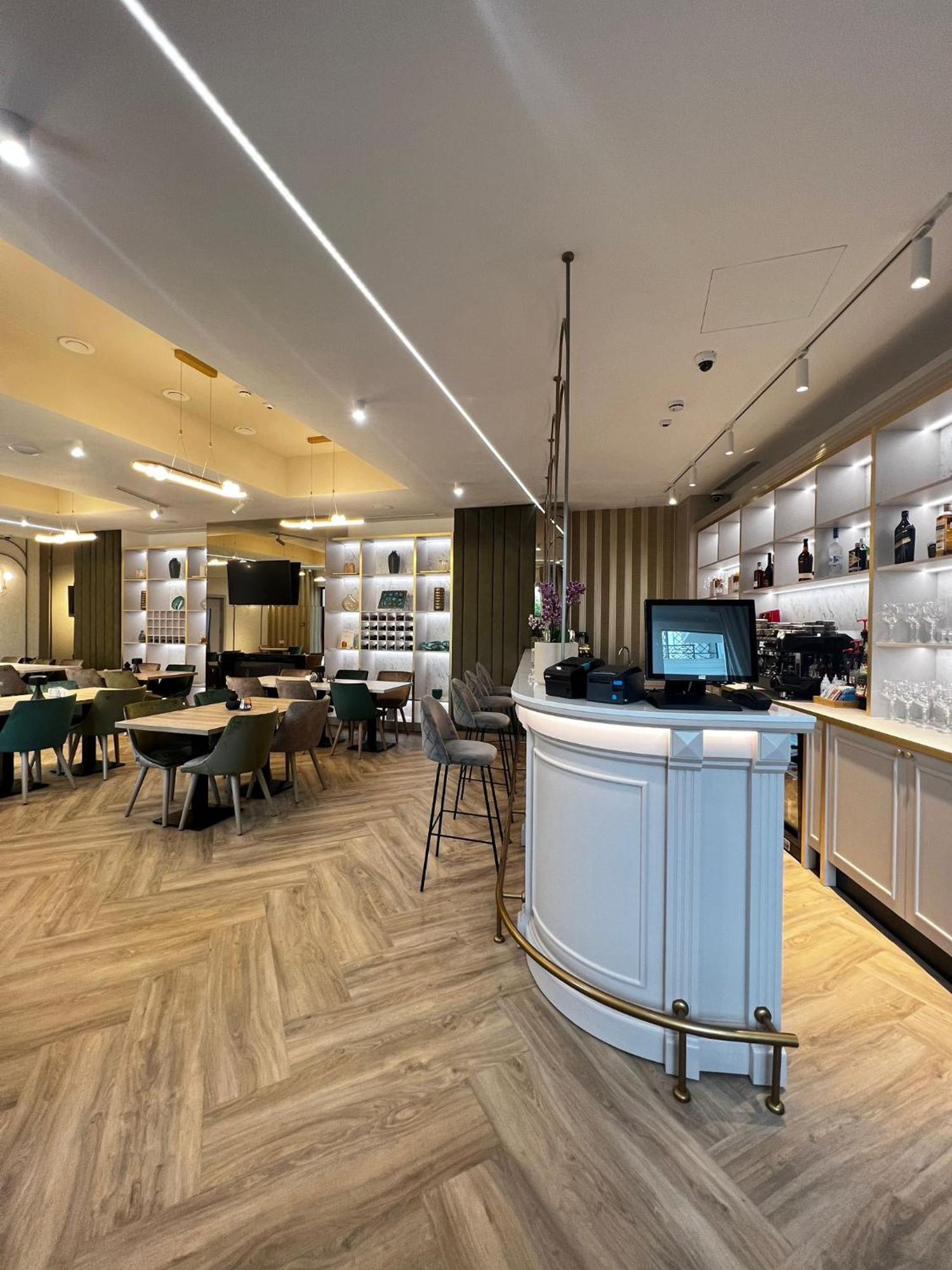 Boutique Hotel Bals Kültér fotó